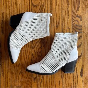 Sam Edelman ELITA white booties
